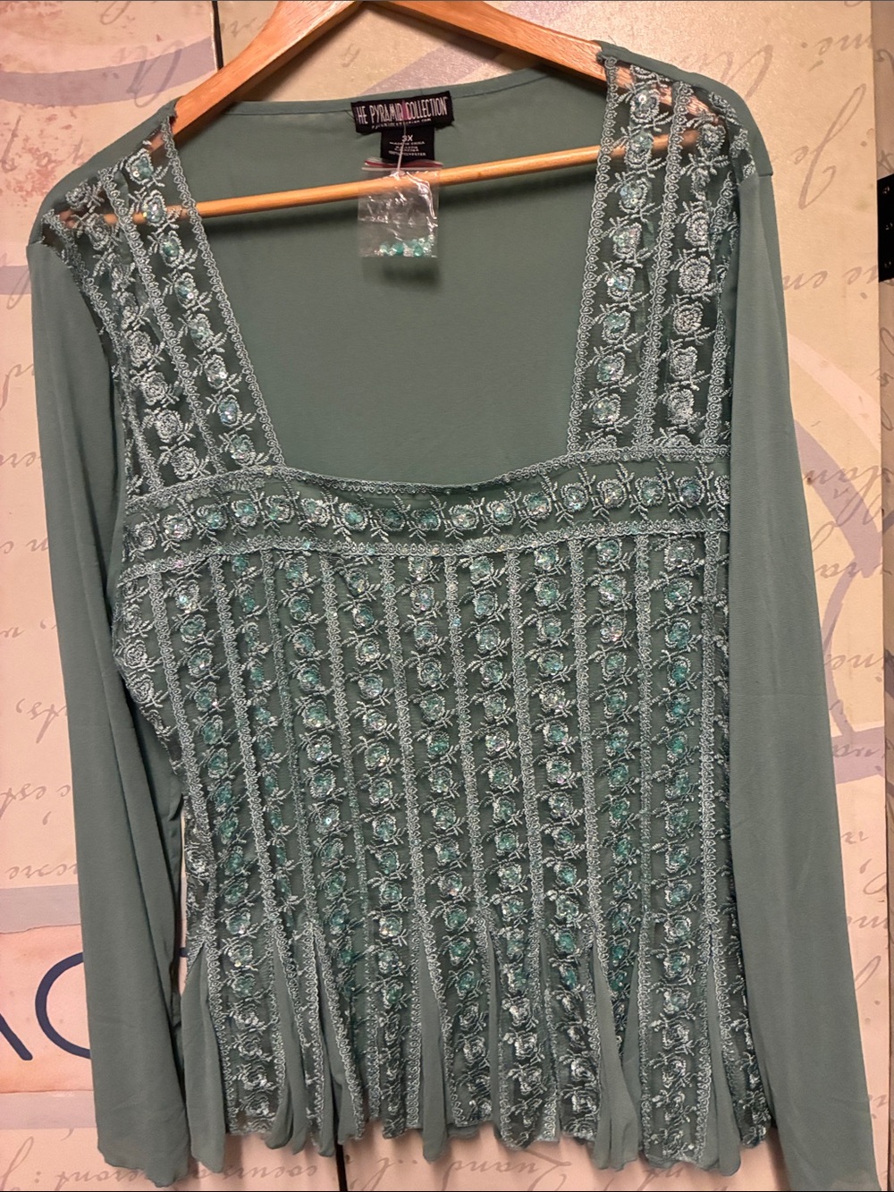 The Pyramid Collection NWT Sage Green Embroidered W Sequins Long Slve Blouse 3X